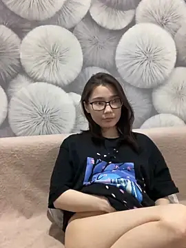 Snapshot of Milka23 chatting on March 16, 8:54 pm Milka23 online show from March 16, 8:54 pm