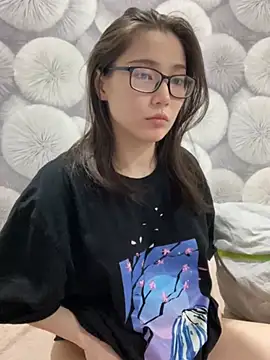Snapshot of Milka23 chatting on March 16, 5:50 pm Milka23 online show from March 16, 5:50 pm