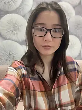 Snapshot of Milka23 chatting on March 9, 2:43 pm Milka23 online show from March 9, 2:43 pm