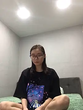 Snapshot of Milka23 chatting on February 14, 2:54 pm Milka23 online show from February 14, 2:54 pm