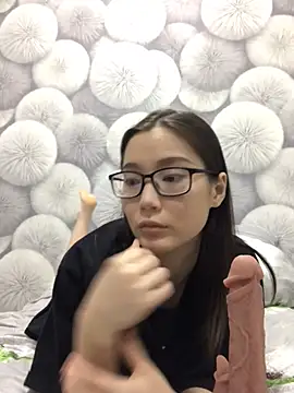 Snapshot of Milka23 chatting on February 21, 3:10 pm Milka23 online show from February 21, 3:10 pm