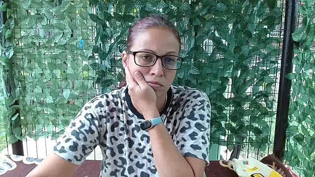 LadyHellene online show from July 8, 10:49 am