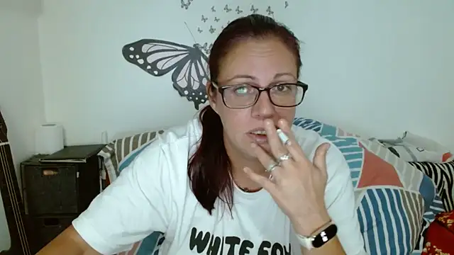 LadyHellene online show from August 3, 3:25 am