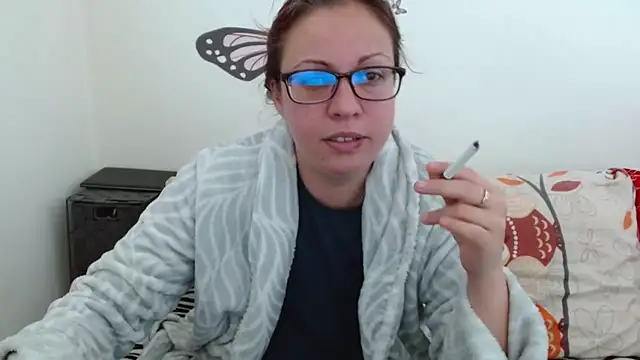 LadyHellene online show from March 20, 7:53 am