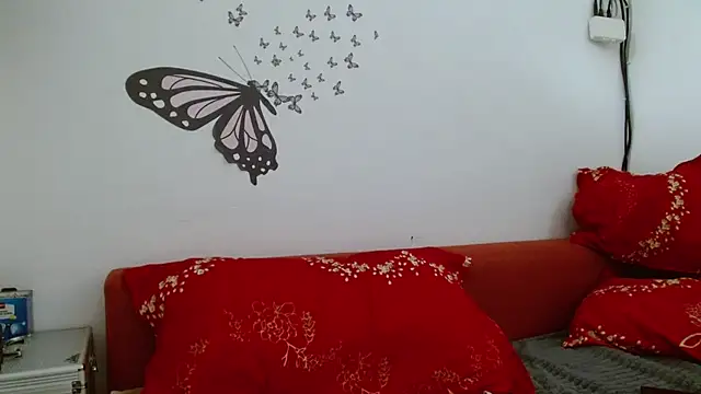 LadyHellene online show from November 8, 6:28 am