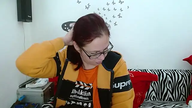 LadyHellene online show from January 7, 7:35 am