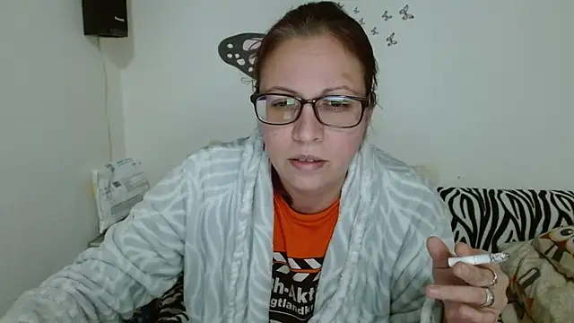 LadyHellene online show from February 4, 5:30 pm