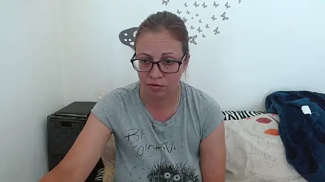 Snapshot of LadyHellene chatting on May 21, 11:29 am LadyHellene online show from May 21, 11:29 am