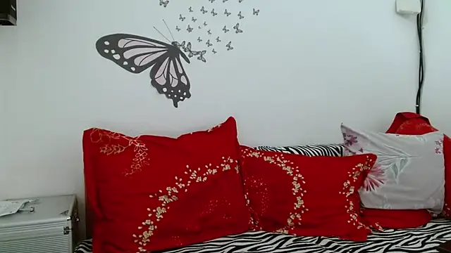 LadyHellene online show from October 8, 8:49 am