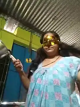 Snapshot of Cute-Pammi1 chatting on December 11, 3:45 am Cute-Pammi1 online show from December 11, 3:45 am