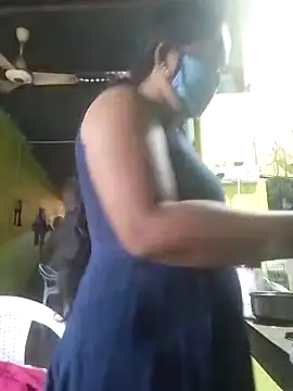 Snapshot of Cute-Pammi1 chatting on December 17, 5:51 am Cute-Pammi1 online show from December 17, 5:51 am