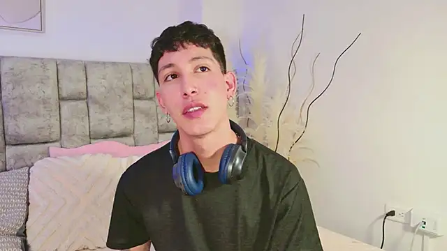 Godly huan online show from April 1, 10:28 pm