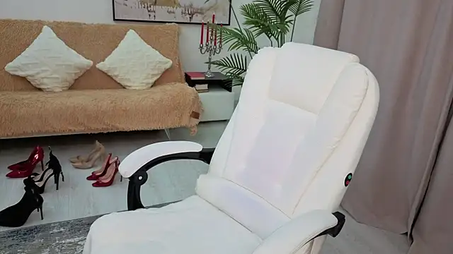 Beylly online show from March 31, 2:30 pm