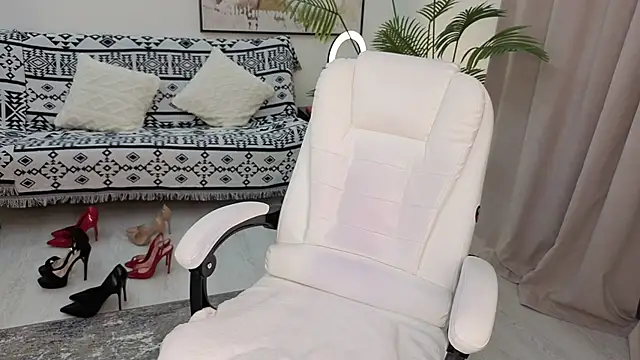 Beylly online show from May 24, 2:50 pm