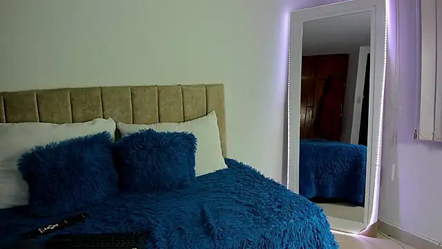 cristalwalker   online show from October 26, 10:37 am