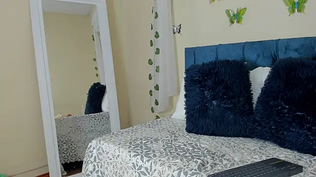 cristalwalker   online show from March 18, 6:50 pm