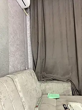 Lola Hale online show from February 1, 8:29 pm