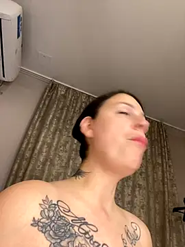 Lola Hale online show from November 16, 6:01 pm