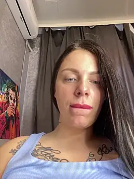 Lola Hale online show from April 24, 6:15 am