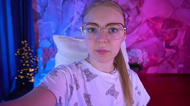 Snapshot of EmilySunshineS chatting on September 20, 12:54 pm EmilySunshineS online show from September 20, 12:54 pm