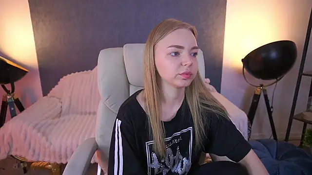 EmilySunshineS online show from May 29, 5:13 am