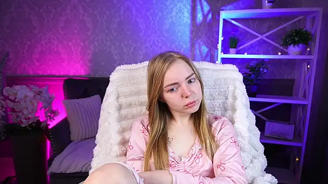 EmilySunshineS online show from March 31, 6:59 am