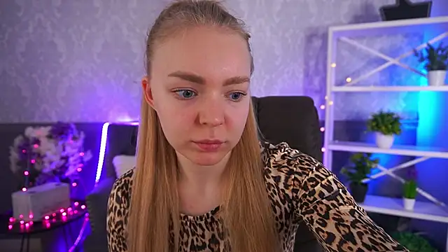 EmilySunshineS online show from November 15, 2:10 pm