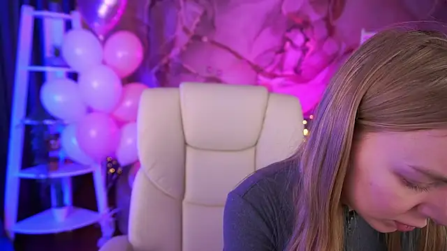 EmilySunshineS online show from February 17, 9:06 am