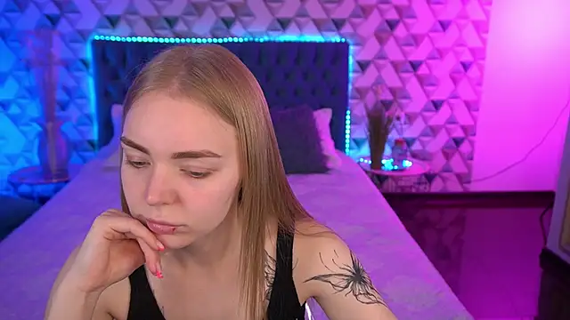 EmilySunshineS online show from May 9, 1:14 pm