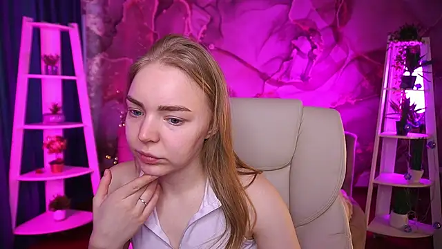 EmilySunshineS online show from March 11, 6:51 am