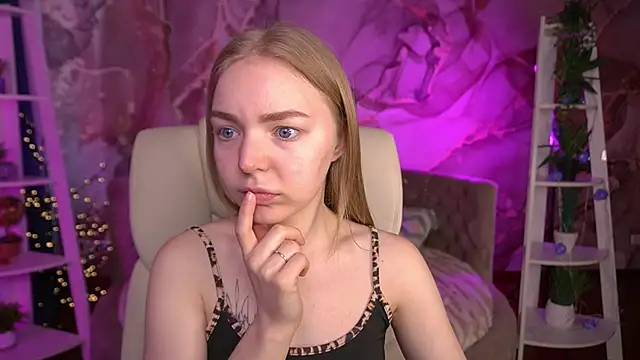 EmilySunshineS online show from March 28, 5:19 am