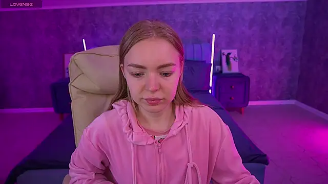 EmilySunshineS online show from April 7, 5:42 am