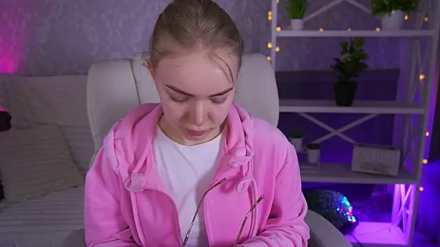 EmilySunshineS online show from March 6, 6:52 am