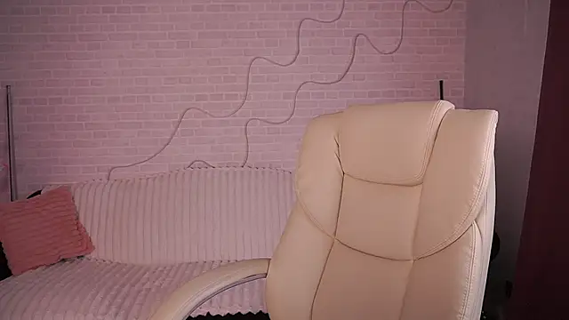 EmilySunshineS online show from March 17, 7:00 am