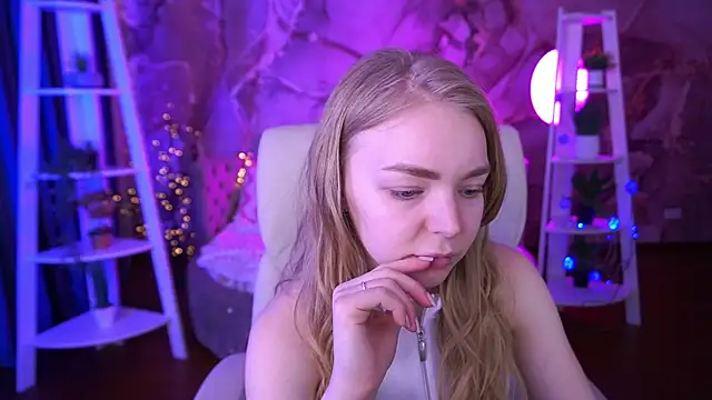 EmilySunshineS online show from February 11, 7:30 am