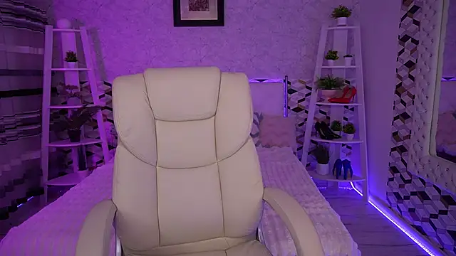 EmilySunshineS online show from May 6, 6:39 am