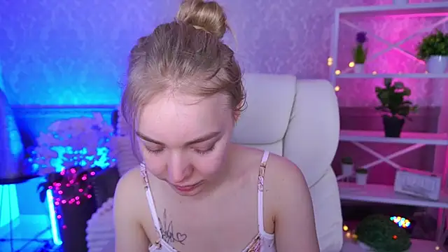 EmilySunshineS online show from February 13, 7:19 am