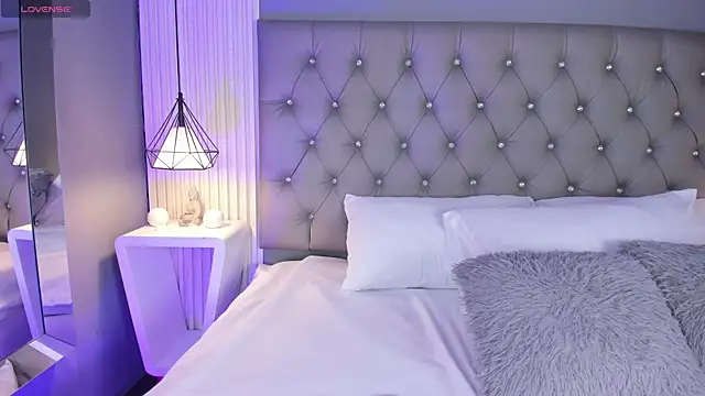 VioletthaRous online show from March 26, 10:40 pm