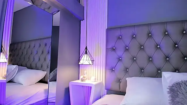 VioletthaRous online show from March 25, 10:41 pm