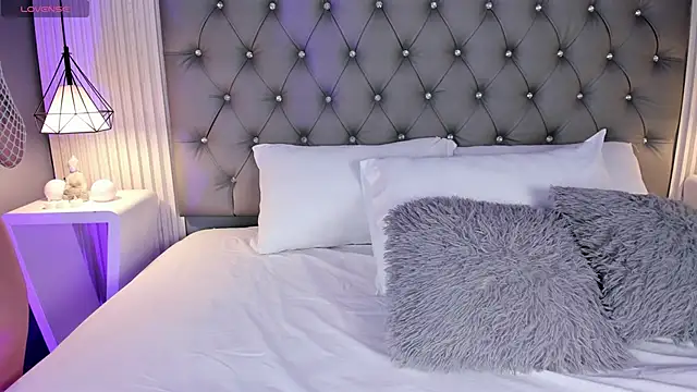 VioletthaRous online show from March 9, 10:46 pm