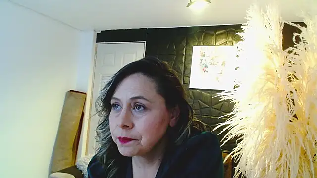 CINTHIA1609 online show from October 7, 10:55 pm