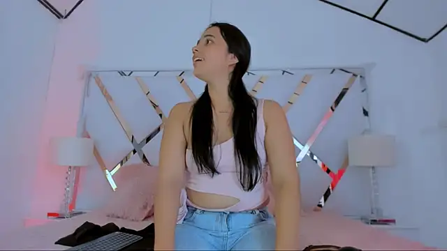 Snapshot of naughty__sara chatting on March 7, 6:00 pm naughty sara online show from March 7, 6:00 pm