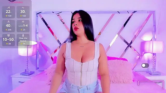 Snapshot of naughty__sara chatting on November 7, 11:37 am naughty sara online show from November 7, 11:37 am