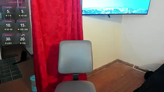 Sofi F w online show from April 15, 8:20 pm