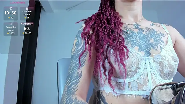 Sofi F w online show from January 6, 10:36 pm