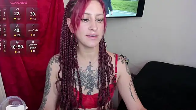 Sofi F w online show from April 29, 5:06 pm
