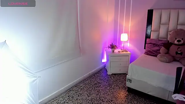 Snapshot of Andy_Gamboa chatting on November 6, 1:15 pm Andy Gamboa online show from November 6, 1:15 pm