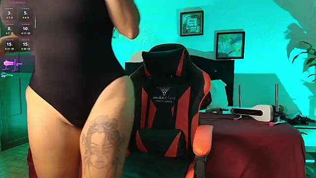 Snapshot of shanon_love3 chatting on October 16, 2:09 am shanon love3 online show from October 16, 2:09 am