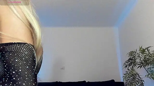 janecandyy  online show from December 14, 8:51 pm