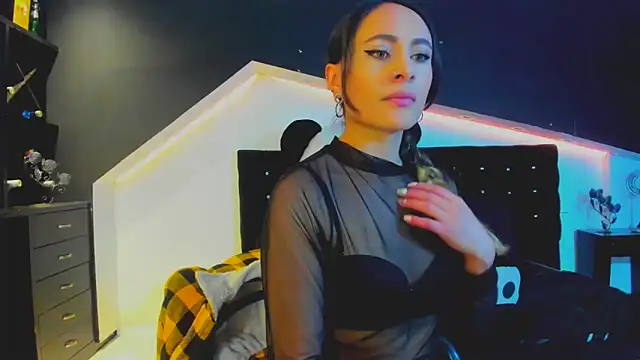 Coral Gibson online show from March 22, 9:34 am